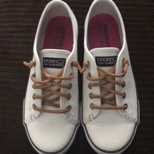 Girls sperry’s